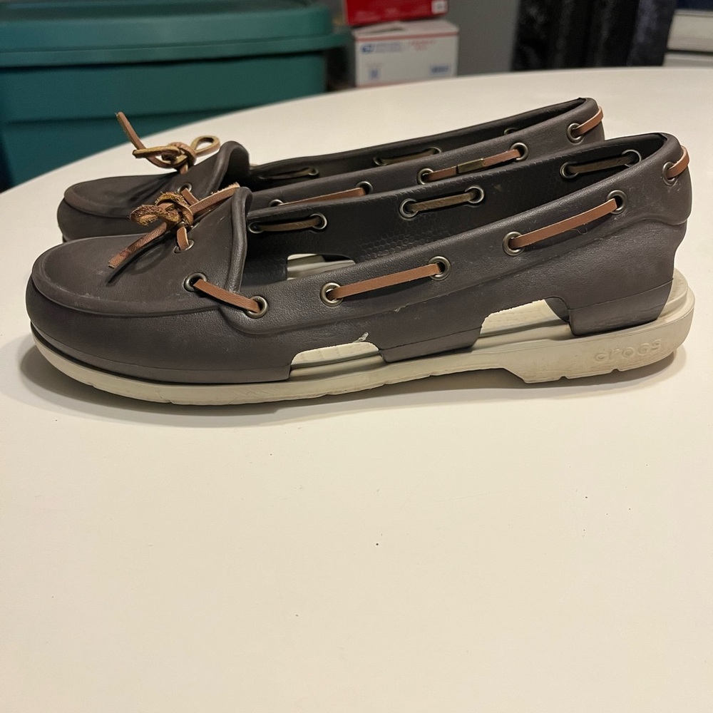 CROCS men’s boat shoes size 10 brown suede laces
